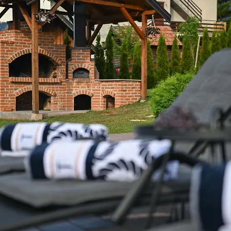 Country Chic With Pool Villa *