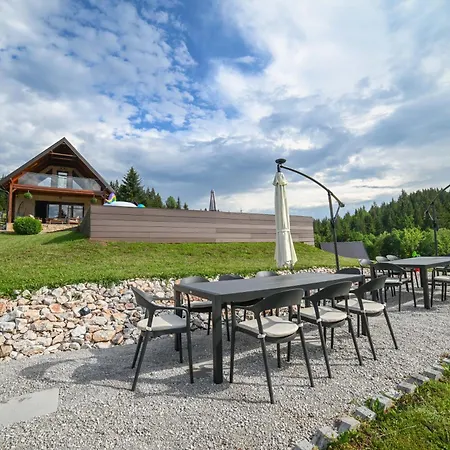 Villa Country Chic With Pool Mrginj