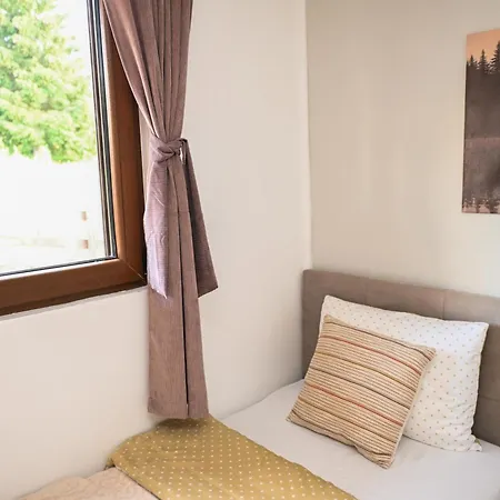Villa Country Chic With Pool Mrginj